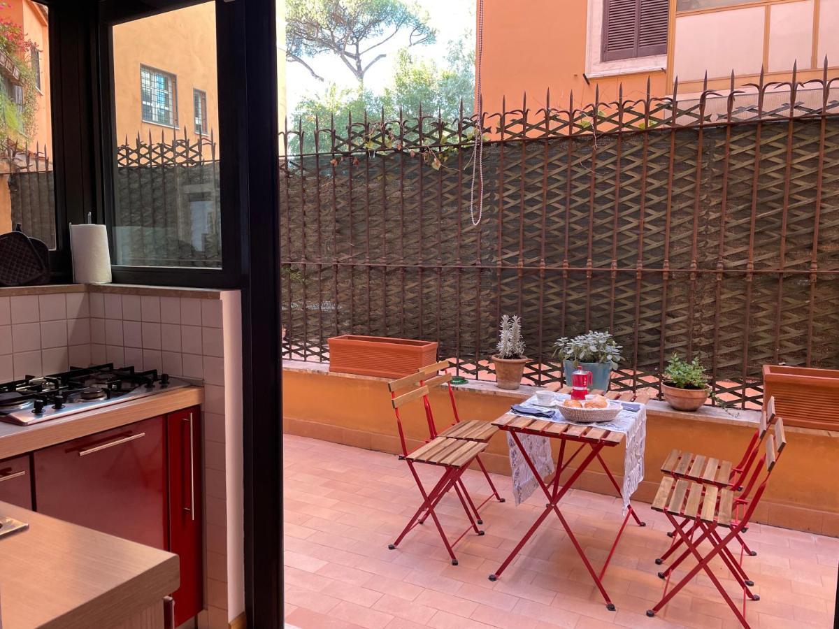 Colosseum Apartment With Big Terrace Рим Екстер'єр фото